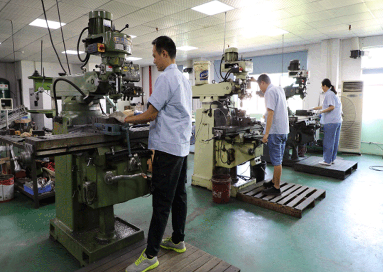 銑床加工車間一角